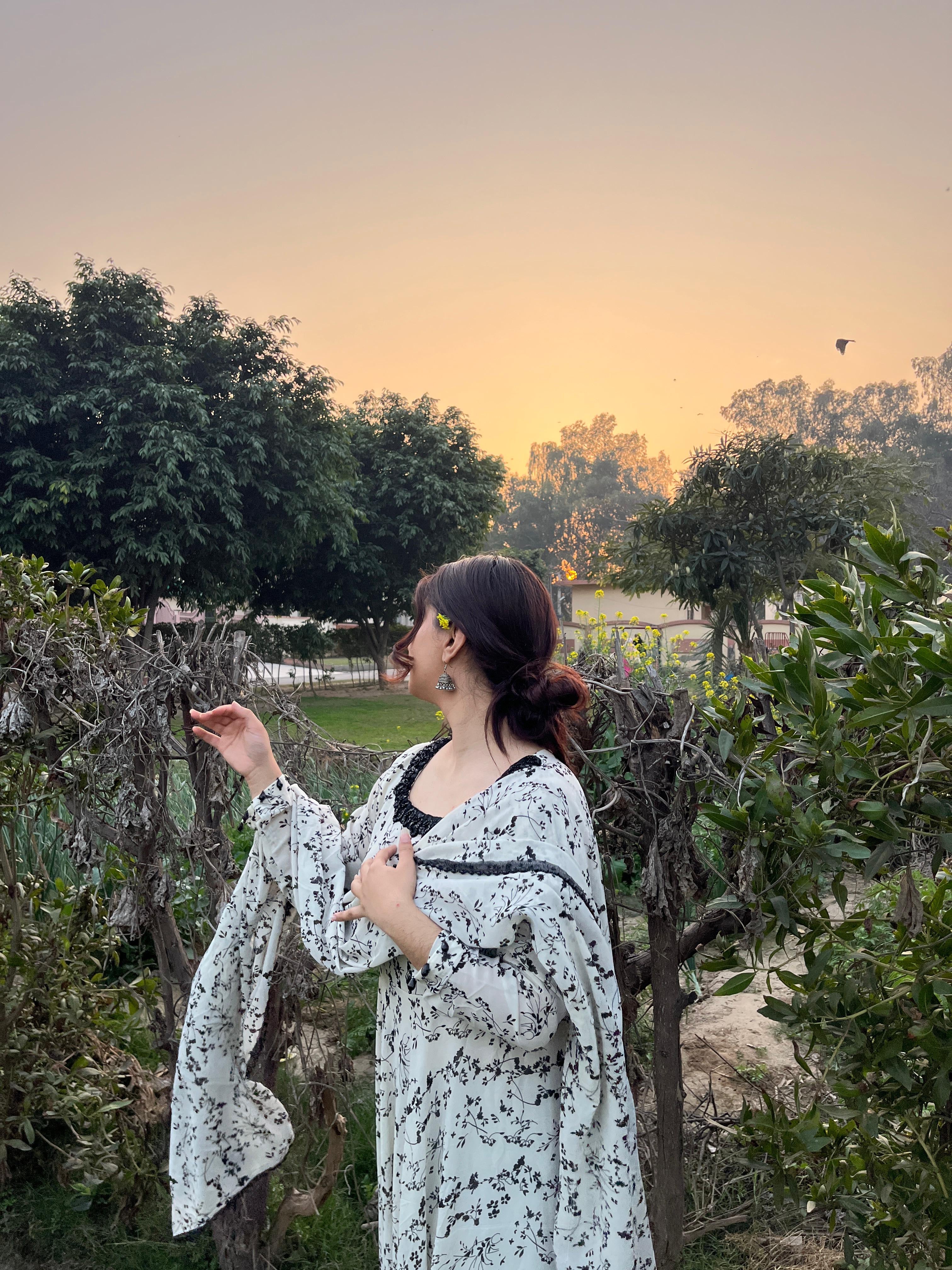 Ivory Whisper – Premium Flowy Floral Maxi Set