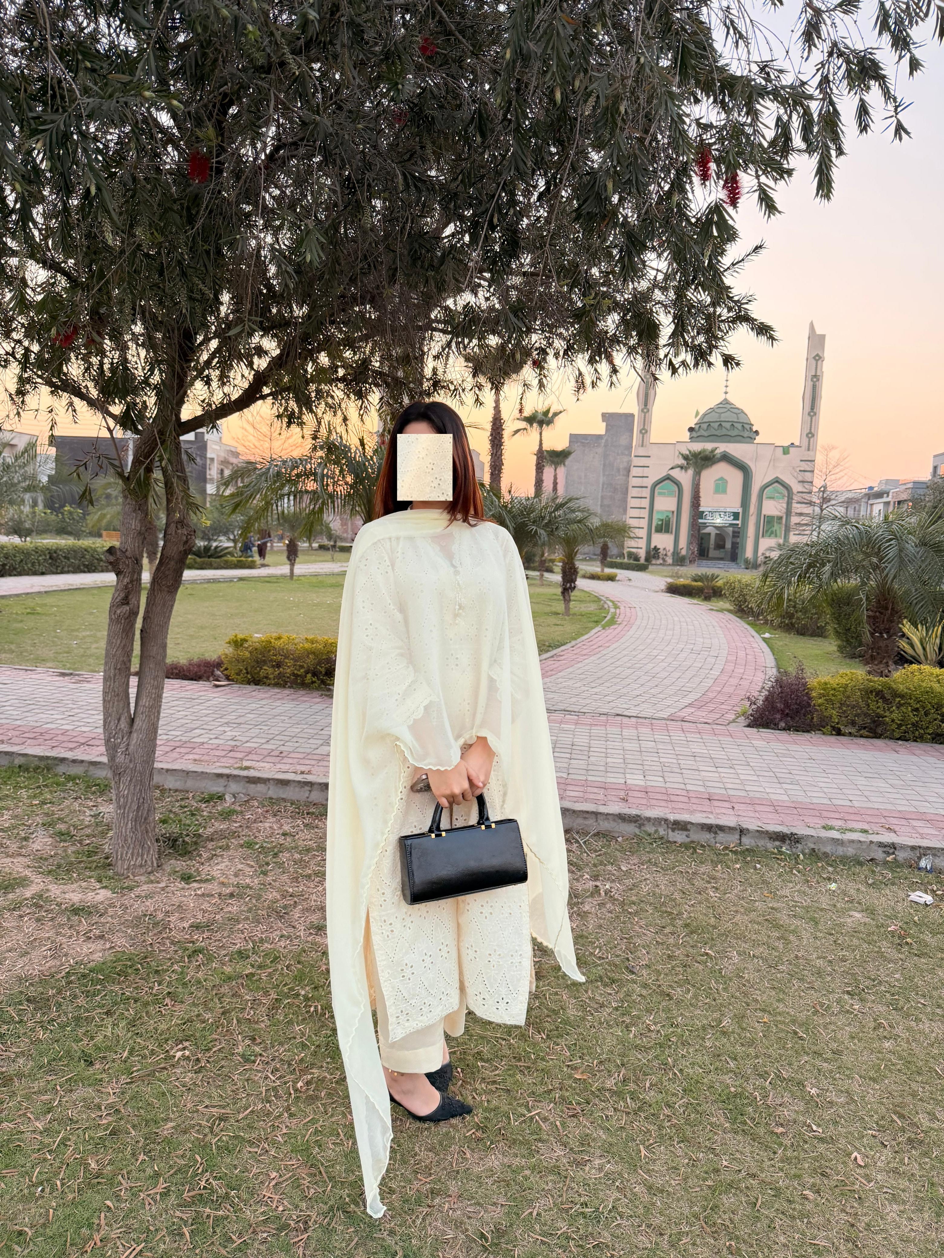Noor-e-Hayat – Ivory Chikankari 3PC